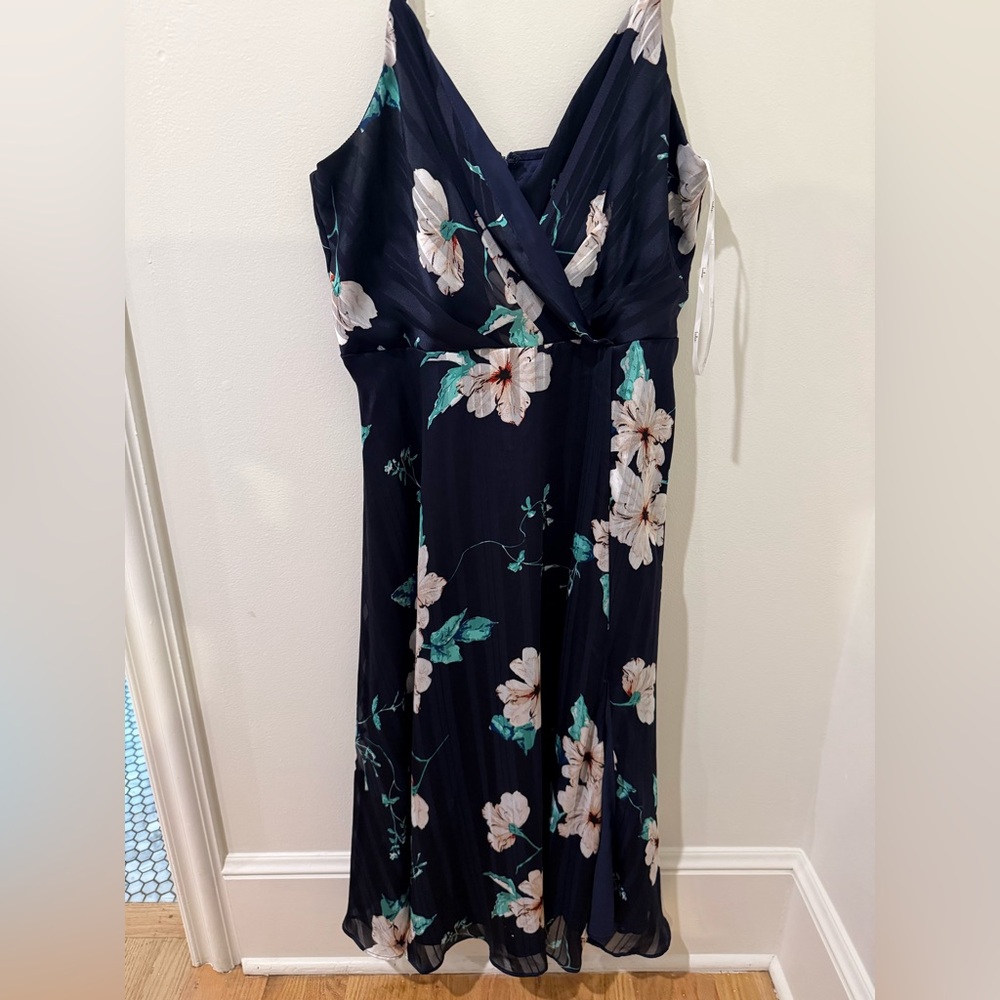 Lulu's Navy Floral Midi Dress size large